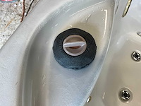 Tulp spa jacuzzi - afbeelding 3 van  14