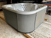 Tulp spa jacuzzi - afbeelding 7 van  14