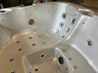 Tulp spa jacuzzi - afbeelding 11 van  14