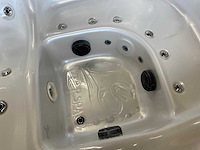 Tulp spa jacuzzi - afbeelding 13 van  14