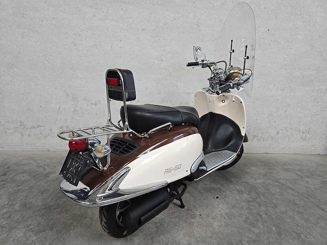 Turbho - snorscooter - rg-50 - 4t 25km uitvoering - afbeelding 5 van  6