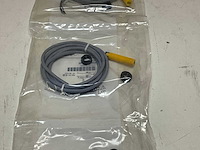 Turck inductieve naderingsschakelaar 8mm ni8u-s12-ap6x (7x) - afbeelding 2 van  3