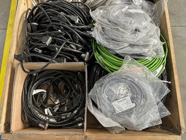 Turck, telemecanique - wire, cables & cords - afbeelding 2 van  9