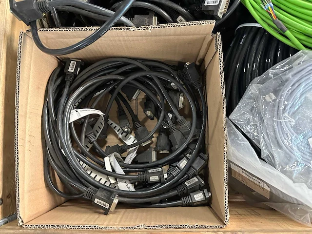 Turck, telemecanique - wire, cables & cords - afbeelding 5 van  9