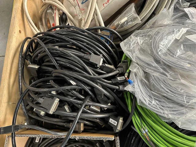 Turck, telemecanique - wire, cables & cords - afbeelding 8 van  9
