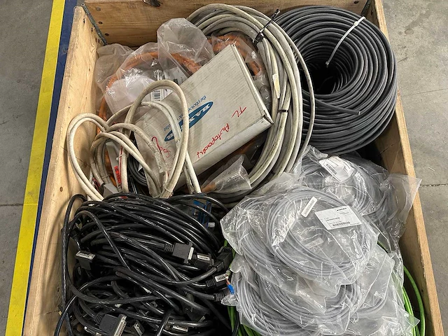 Turck, telemecanique - wire, cables & cords - afbeelding 3 van  9
