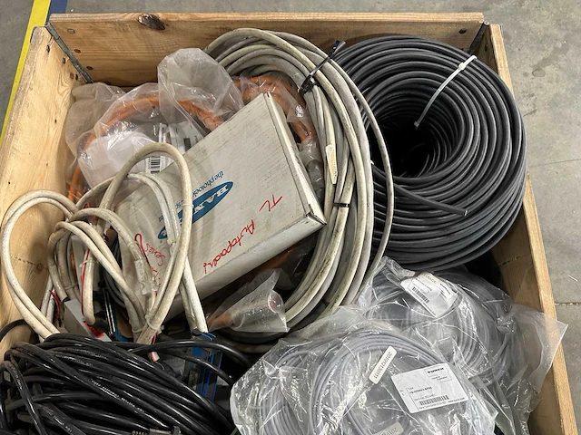 Turck, telemecanique - wire, cables & cords - afbeelding 9 van  9