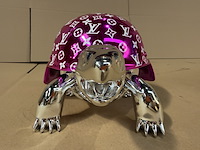 Turtle, lior24, hoogglans zilver (chroom look) met metallic roze/paarse helm - afbeelding 2 van  5