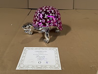 Turtle, lior24, hoogglans zilver (chroom look) met metallic roze/paarse helm - afbeelding 5 van  5