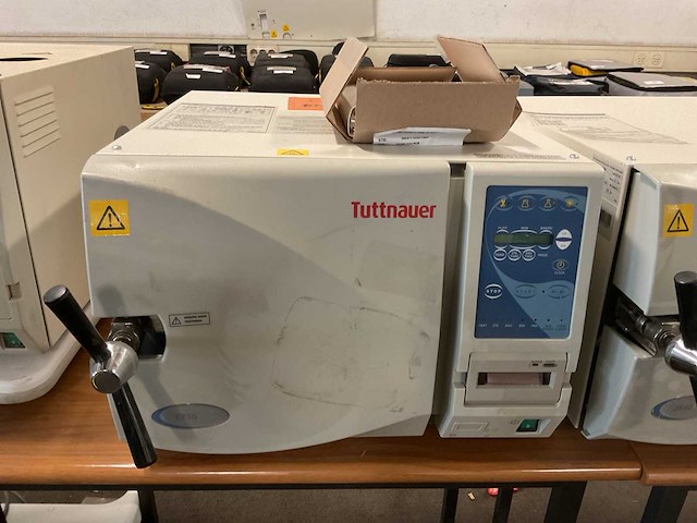 Tuttnauer 2540ea sterilizing unit - afbeelding 1 van  3