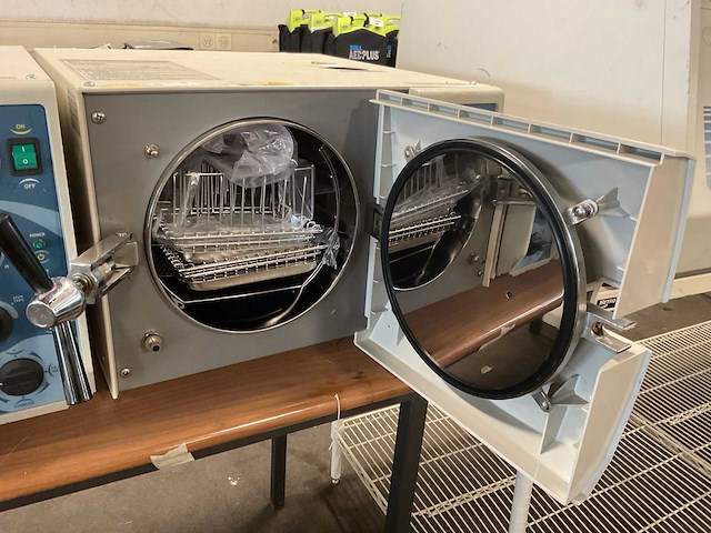 Tuttnauer 2540m sterilizing unit - afbeelding 3 van  5