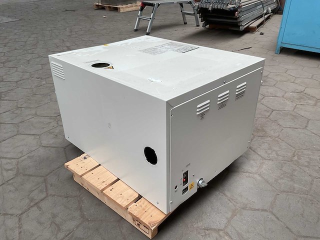 Tuttnauer 3870ea autoclave- steam sterilizer - afbeelding 3 van  10