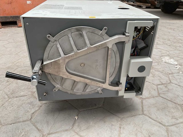 Tuttnauer 3870ea autoclave- steam sterilizer - afbeelding 4 van  10