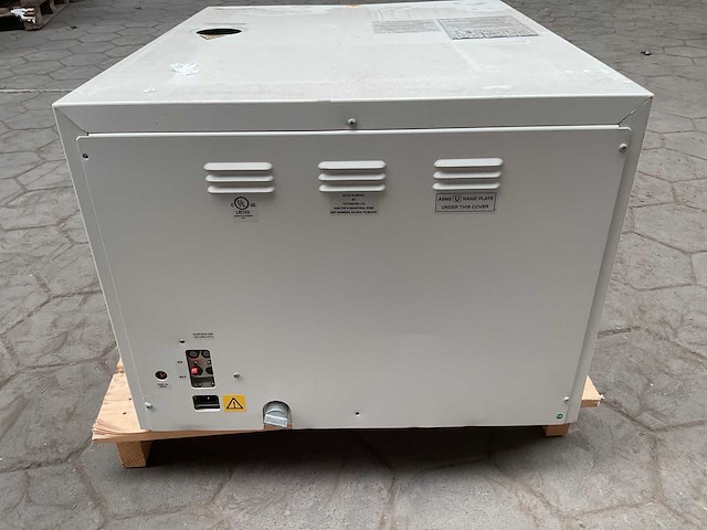 Tuttnauer 3870ea autoclave- steam sterilizer - afbeelding 7 van  10