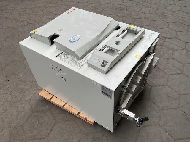 Tuttnauer 3870ea autoclave- steam sterilizer - afbeelding 9 van  10
