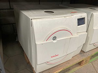 Tuttnauer elara 10 laboratorium-autoclave - afbeelding 1 van  4