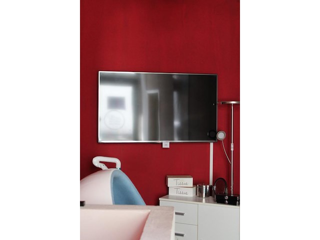 Tv met wandbeugel lg 55 inch. met afstandbediening. - afbeelding 2 van  2