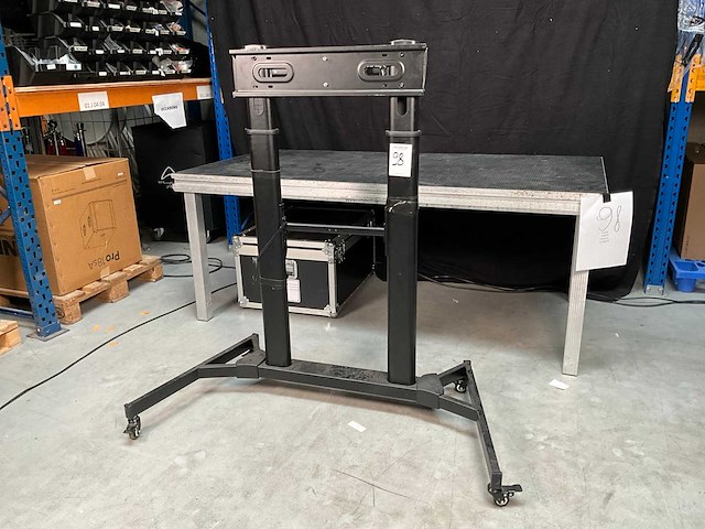 Tv / monitor beugel / frame - afbeelding 1 van  4