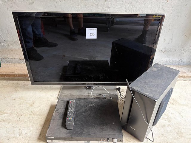 Tv samsung ue40d5000 (104 cm) met dvd-speler en subwoofer - afbeelding 1 van  1