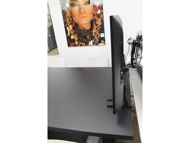 Tv samsung ue43du717ou met afstandsbediening. 43 inch. - afbeelding 2 van  4