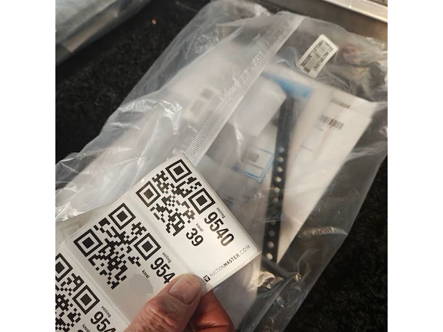 Tv scherm met muurbeugel, lg - afbeelding 3 van  3