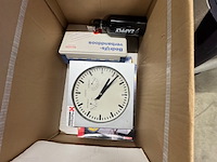 Tv, stofzuiger en keukenbenodigdheden - afbeelding 5 van  10