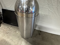 Tv, stofzuiger en keukenbenodigdheden - afbeelding 10 van  10