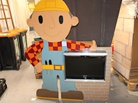 Tv wand bon de bouwer met lenco tv. afmeting 142 x 62 cm. hoogte 175 cm