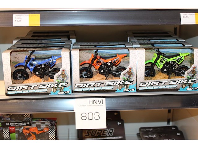 Twaalf dirtbikes in drie kleuren. - afbeelding 1 van  1