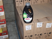 Twaalf dozen ariel revita black 0,75l. 48 flacons. - afbeelding 1 van  2