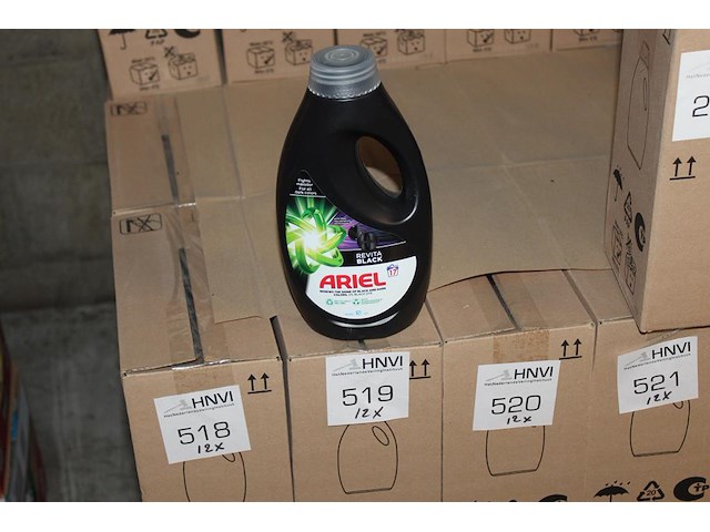 Twaalf dozen ariel revita black 0,75l. 48 flacons. - afbeelding 1 van  2