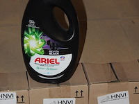 Twaalf dozen ariel revita black 0,75l. 48 flacons. - afbeelding 2 van  2