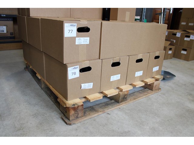 Twaalf dozen dubbel bier a 24 flessen. tht 1-11-26. - afbeelding 1 van  2