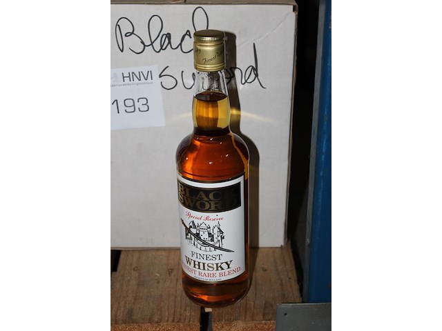 Twaalf flessen whisky black sword. - afbeelding 2 van  2