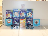 Twaalf reisspellen w.o. bloops, klaveren jassen en magic nine.