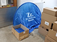 Twaalf strandtentjes bavaria in doos. - afbeelding 1 van  2