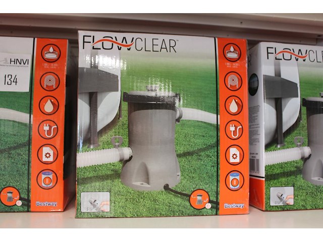 Twaalf zwembad filterpompen bestway flow clear in doos, max. 2006 l/per uur. - afbeelding 1 van  3