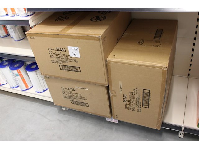 Twaalf zwembad filterpompen bestway flow clear in doos, max. 2006 l/per uur. - afbeelding 2 van  3