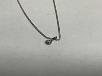 Twee 14k witgouden gourmet schakelcollier, met billjant geslepen diamant 0.10 ct. solitair hanger 5,3 gram. (2x) - afbeelding 2 van  5