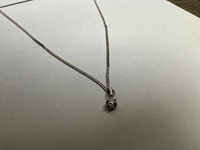 Twee 14k witgouden gourmet schakelcollier, met billjant geslepen diamant 0.10 ct. solitair hanger 5,3 gram. (2x) - afbeelding 3 van  5