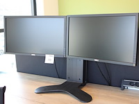 Twee 23 inch monitoren dell p2311hb op ergotron statief. let op: 1 kapje van aan-uit knop ontbreekt. - afbeelding 1 van  3