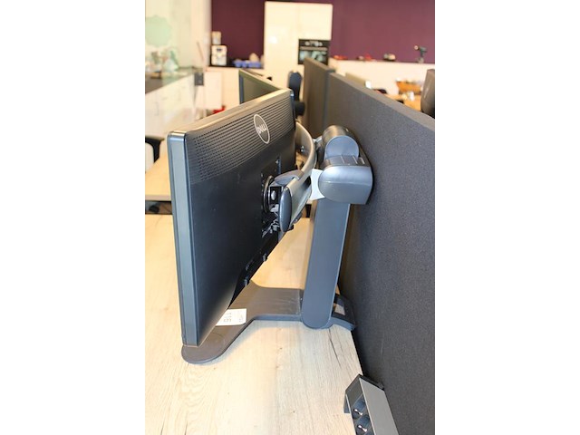 Twee 23 inch monitoren dell p2312ht op ergotron statief. - afbeelding 2 van  2