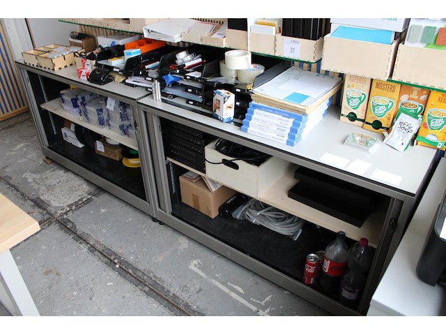 Twee archiefkasten laag model ahrend. afmeting 120 x 40 x 74 cm. sleutels aanwezig. - afbeelding 2 van  4