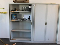 Twee archiefkasten met roldeuren. afmeting 120 x 45 cm. hoogte 198 cm