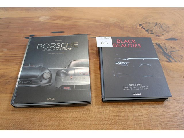 Twee autogerelateerde boeken. - afbeelding 1 van  3