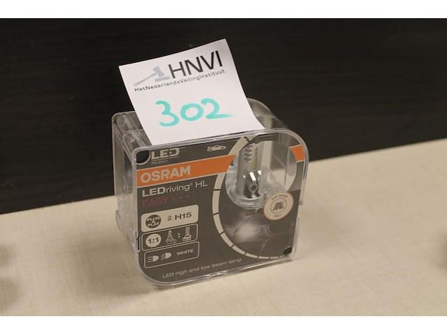 Twee autolampen osram led h15. - afbeelding 1 van  2