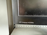 Twee beeldschermen hp compaq la2306x . in hoogte verstelbaar en draaibaar - afbeelding 2 van  3