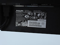 Twee beeldschermen philips 243v7q op verstelbare draagarm. met monitorlamp. - afbeelding 3 van  3