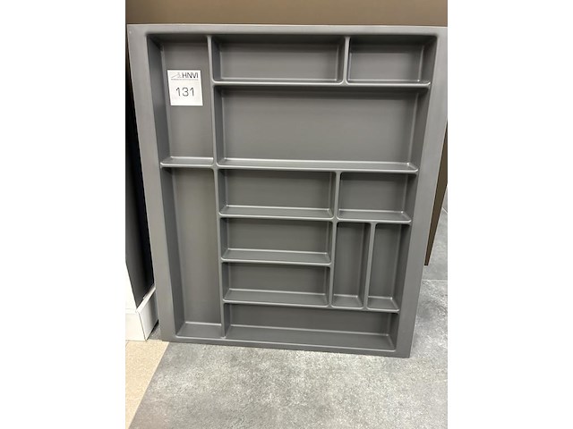 Twee bestekbakken met afmeting 72 x 62 cm. - afbeelding 3 van  4