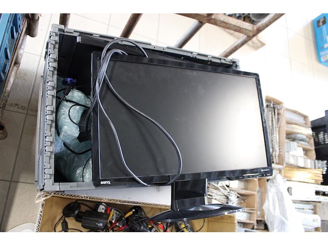 Twee bewakingssystemen konig en homeguard met 6 camera's en 2 monitoren. - afbeelding 3 van  3